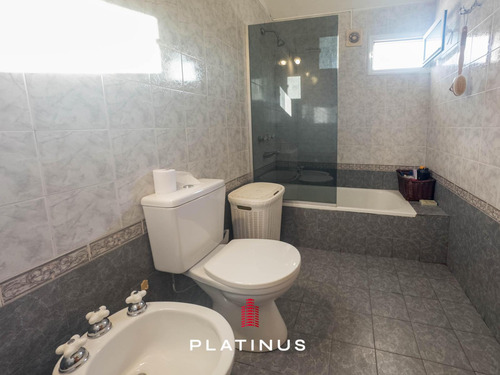 Casa En Venta En Barrio Juan B. Justo De 3 Dormitorios Apta Crédito