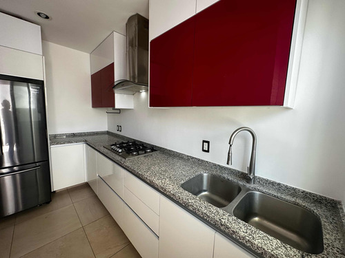 Venta Céntrica Con 5 R Y 4 B Roof Garden Y Alberca