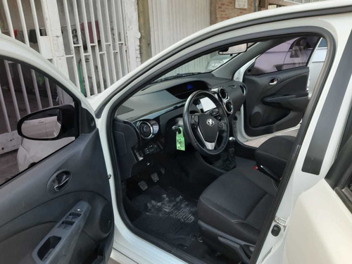 Toyota Etios Xls Hatchback