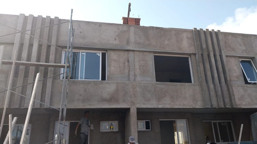 Imagen 5 de 5 de Casa Dúplex En Venta En Solares De Manantiales 3do