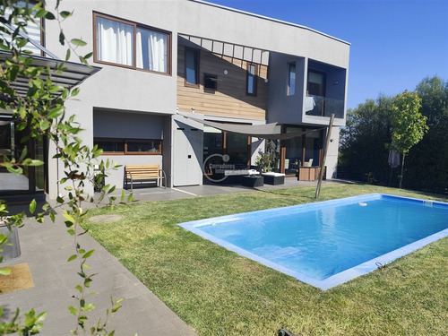 Increíble Casa En Venta En Reñaca Finas Terminaciones, 4d 4b