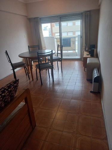 Departamento 3 Amb A La Calle Zona La Perla Plaza España Con Balcon Mar Del Plata