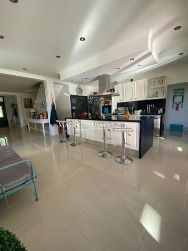 Imagen 6 de 25 de Casa En Venta En La Plata Haras Del Sur Ii 5 Ambientes
