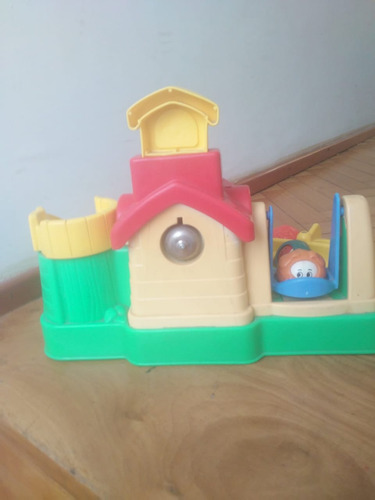 Isla De Juegos Y 3 Personajes Bolitas Fisher Price (Usado)