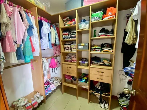 Vendemos Casa Con Apartamento Incluido En Poblado - La Cola Del Zorro