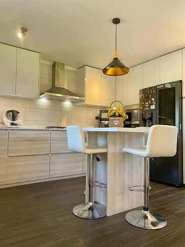 Parcela Con Moderna Casa Los Riscos Pucón
