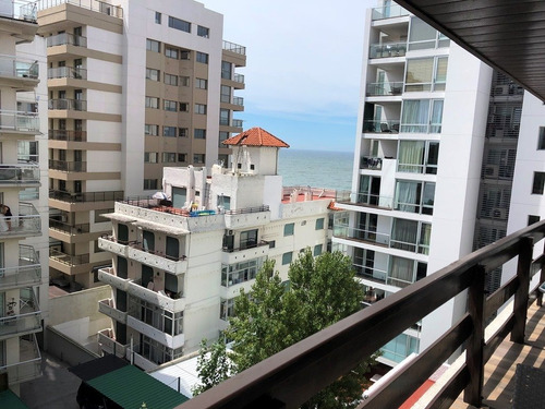 Playa Grande. Departamento En Dúplex.
