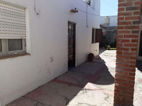 Imagen 3 de 15 de En Venta! Local + 2 Deptos 2 Amb. + Quincho