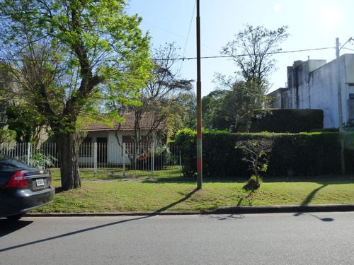 Casa En Venta En City Bell  - Dacal Bienes Raíces