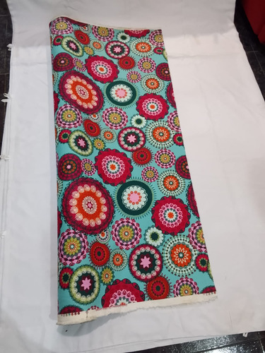 Tela Gabardina Para Tapiceria, En Fondo Turquesa. Ancho 1.60 Turquesa Mandalas