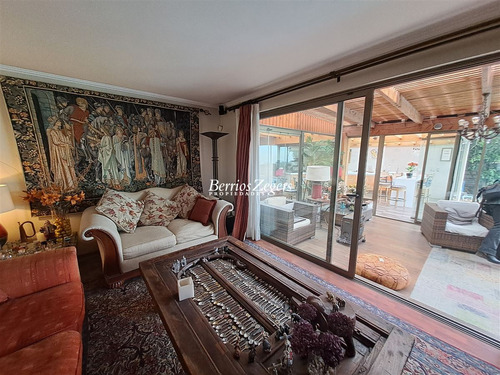 Casa Venta De 4 Dorm., Condominio, Wenlock School Las Condes