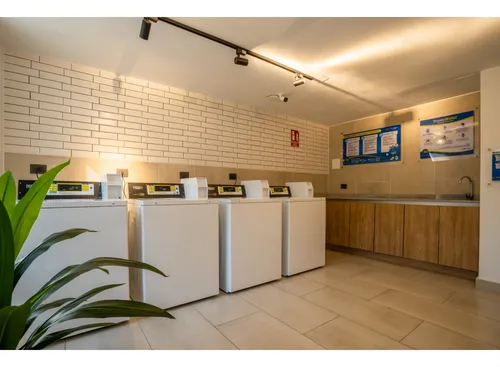 Arriendo Metro Republica / Abdon Cifuentes