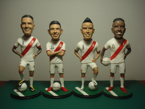 Esculturas De La Selección Peruana