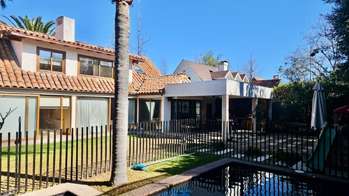Casa Remodelada En Condominio Muy Tranquilo