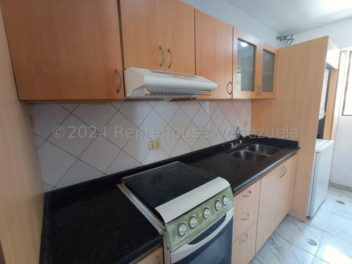 Juan Carlos González. Renta House Carabobo Vende Apto. Res. Titanium Urb. La Trigaleña Parte Alta Valencia Mls #24-19985 Rah/jcg.