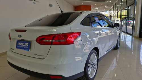 Ford Focus III 2.0 Sedan Titanium At6