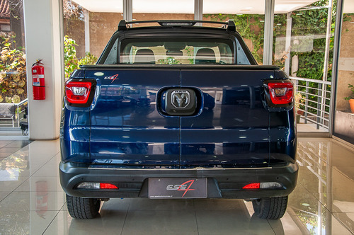 RAM 1000 1.8 Cd Big Horn Night Edition 4X2 At6