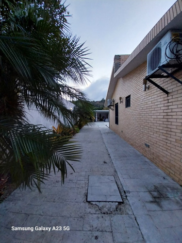 Casa En La Entrada 2 Naguanagua