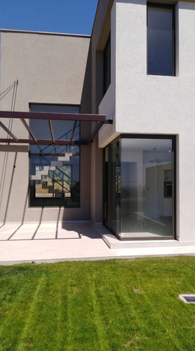 Casa 3 Dormitorios B° Dalvian ( Mendoza. Capital )