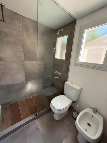 Casa En Venta - 3 Dormitorios 3 Baños - 9.000mts2 - El Remanso