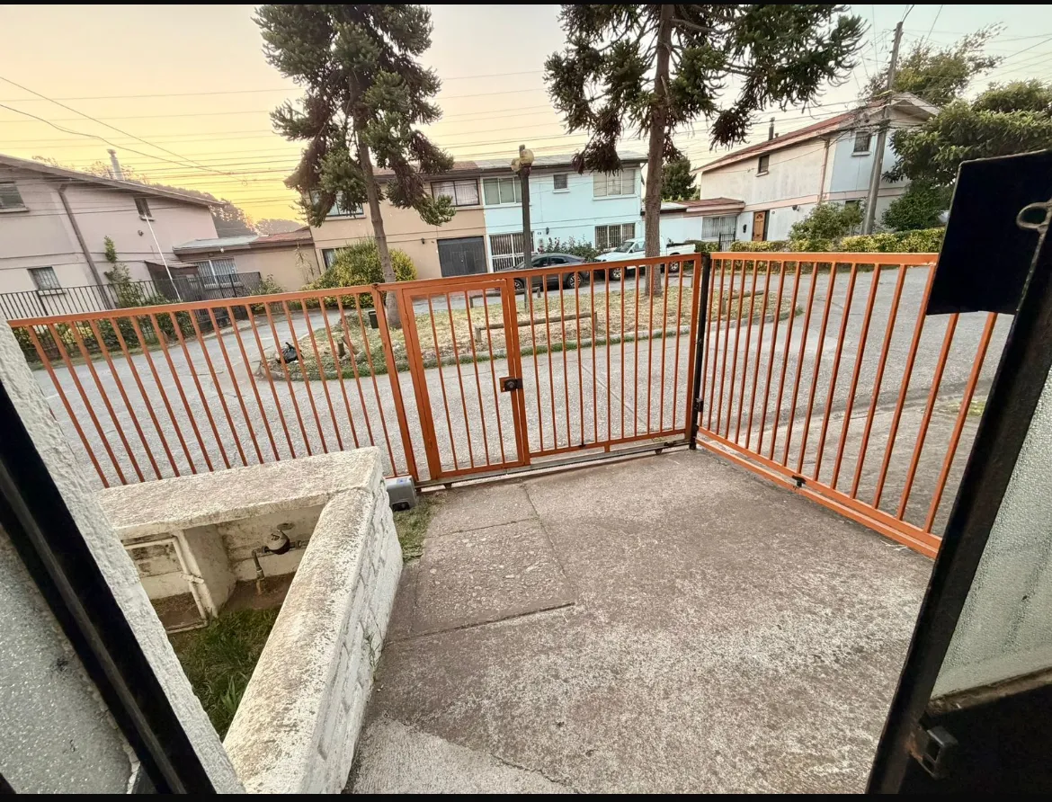 Imagen 4 de 18 de Amplia Y Iluminada Casa De Dos Pisos En Villa San Pedro