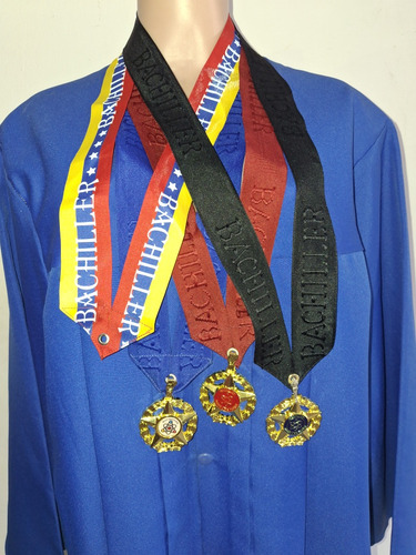 Alquiler De Toga Y Birretes Bachiller Prescolar Y Universita