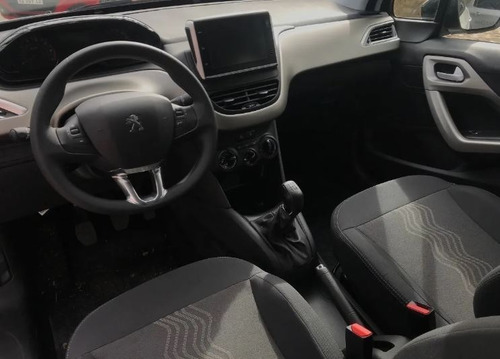 Imagen 7 de 15 de Robayna Peugeot 2008 1.6 Allure Am20 Año 2021 Gris 0 Km