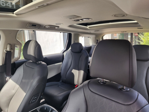 Imagen 17 de 25 de Kia Carnival 2023 2.2 Crdi Premium Avn