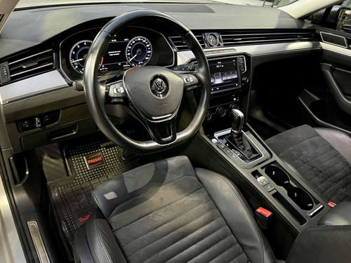 Imagen 6 de 9 de Volkswagen Passat 2017 2.0 Tsi Highline 220cv