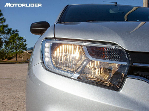 Imagen 22 de 25 de Renault Logan Nuevo Life 1.0 Extra Full | Permuta / Financia