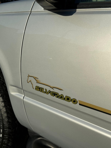 Chevrolet Silverado 4.2 D20 2p