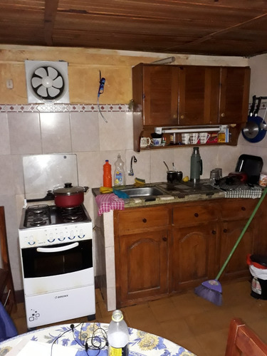 Imagen 5 de 9 de Vendo Casa De 2 Dorm, Parrillero Techado, Alero Para Autos A 2 Cuadras De La Avenida