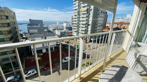 Venta De Apartamento Dos Dormitorios Punta Del Este Con Vista Al Mar-ref:28679