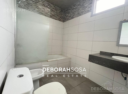 Casa En Venta En Barrio El Canton Pileta 5 Ambientes