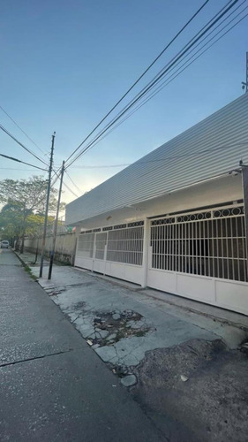 Venta De Local Comercial En Valencia, Carabobo. - 384 Inmobiliaria Maggi