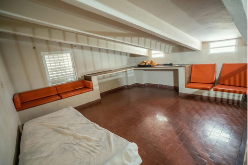 Departamento En Venta - 3 Dormitorios 2 Baños - 615mts2 - Yerba Buena