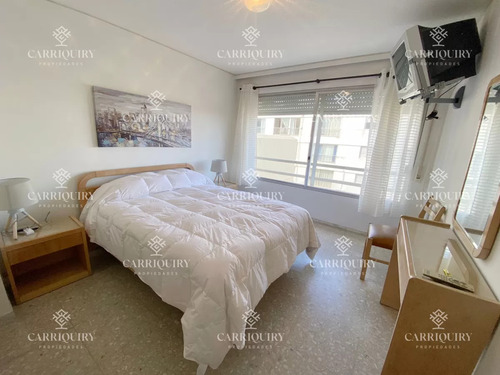 Venta Apartamento De 3 Dormitorios En Torre De Categoría