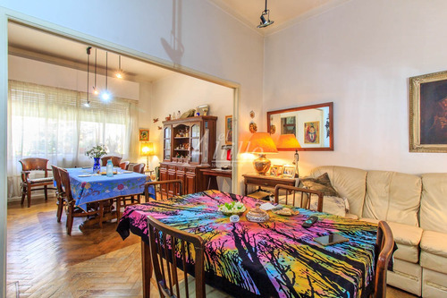 Casa 5 Amb En Venta Con Garaje Lote Propio En Flores - E. Bonorino Y Av Alberdi