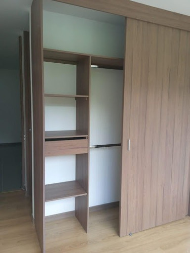 Imagen 10 de 18 de Apartamento En Arriendo Loma Del Escobero 472-2574