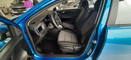 Imagen 7 de 15 de Kia Stonic Hibrido Turbo Full 2022