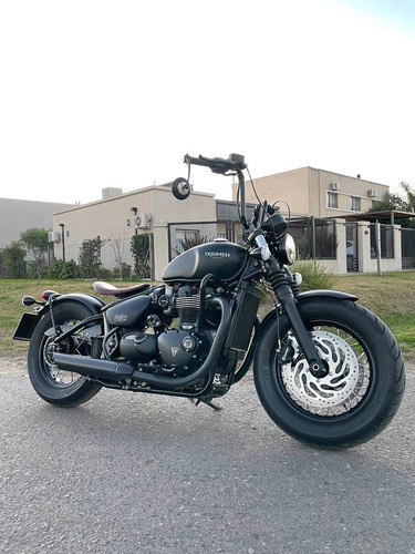 Imagen 2 de 19 de Triumph Bobber Black