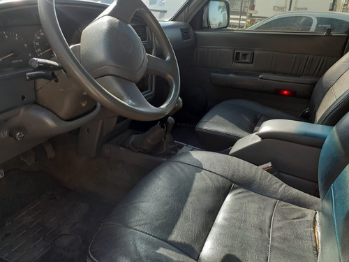 Imagem 5 de 16 de Hilux