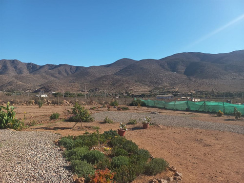 Se Vende Terreno De 5567 Mts2 Con Casa, 3 Dorm. 2 Baños.