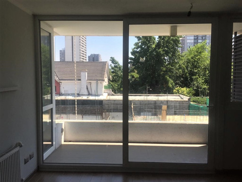 Dpto 80 M2 Cercano A Est. Metro Chile España. 2 Dormit. 2 Ba