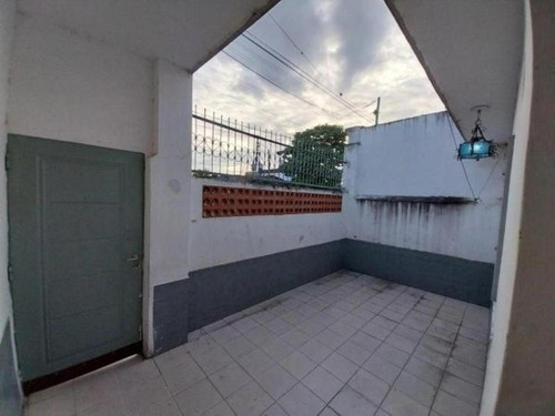 Casa En Venta - 3 Dormitorios 1 Baño - 316mts2 - San Miguel De Tucuman