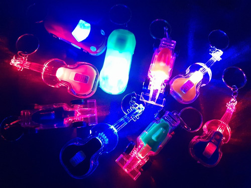Imagen 4 de 5 de Llaveros Luminosos Led Guitarras Emoji Souvenir Pack X 20