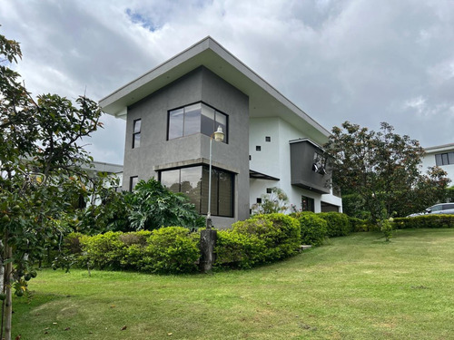 Venta De Casa En Barva Con Lote De 7011 Metros2 Planos Y Arboles Frutales