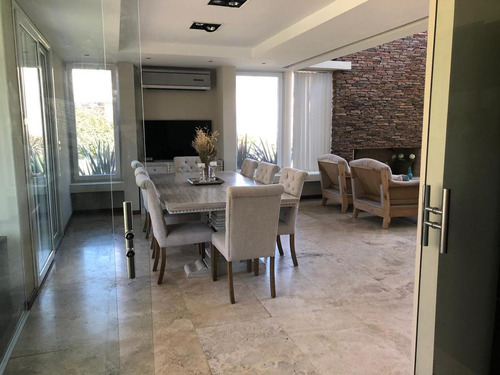 Excelente Casa Moderna En El Barrio Los Alisos
