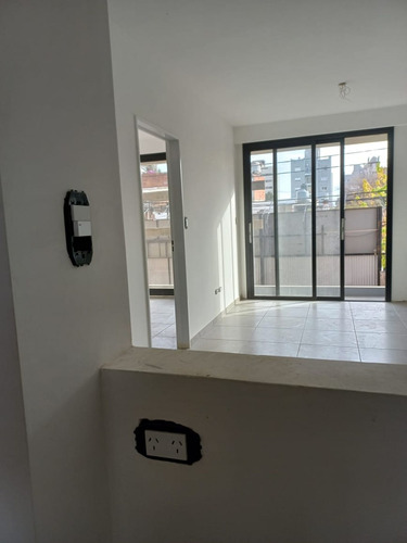 Imagen 1 de 6 de 2 Amb Fte Y Cfrte A Estrenar
