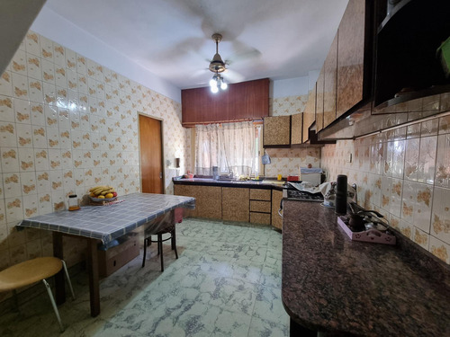 Casa Para 2 Flia, Con Quincho Y Pileta, Venta